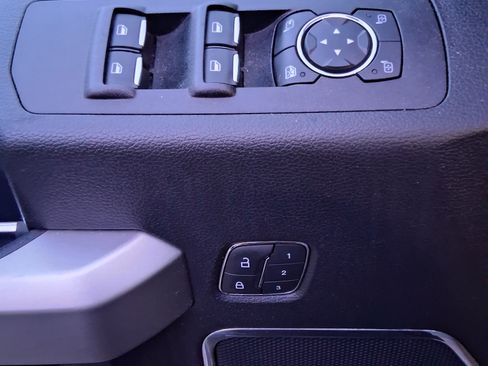 Used 2019 Ford F150 Lariat w/ Equipment Group 502A Luxury image 28