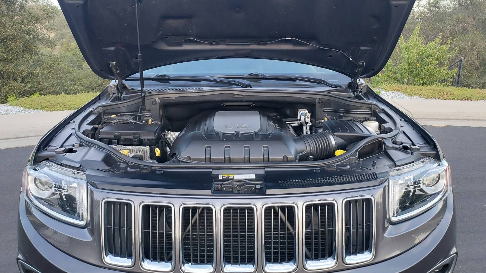 Used 2014 Jeep Grand Cherokee Limited AWD/4WD image 12