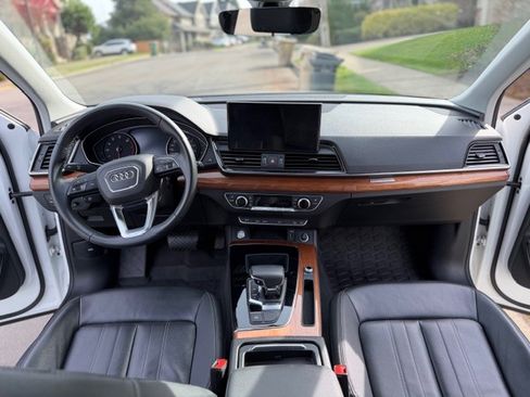 Used 2021 Audi Q5 2.0T Premium w/ Convenience Package image 14