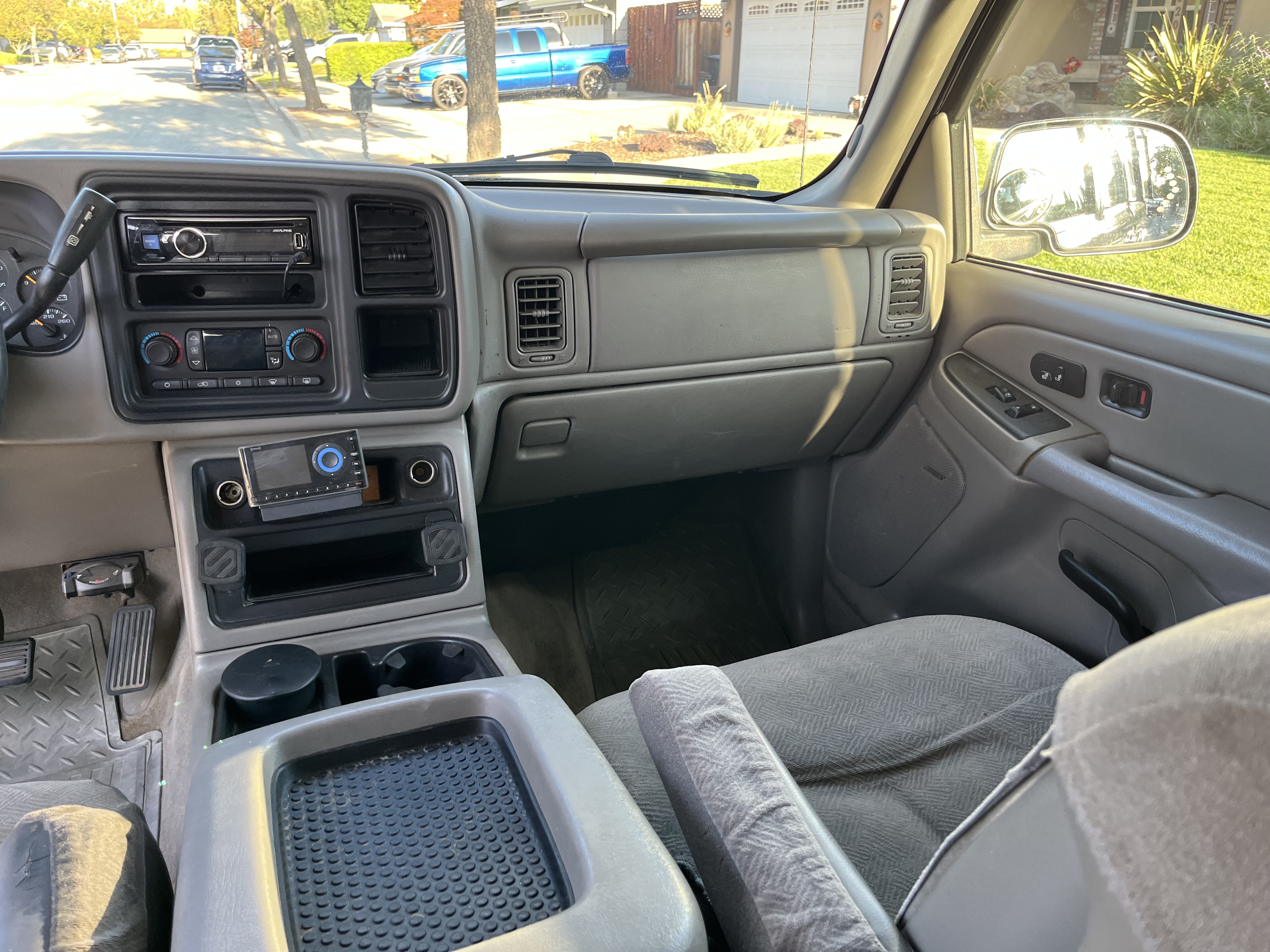 Used 2004 Chevrolet Silverado 2500 LT w/ Skid Plate Package AWD/4WD image 11