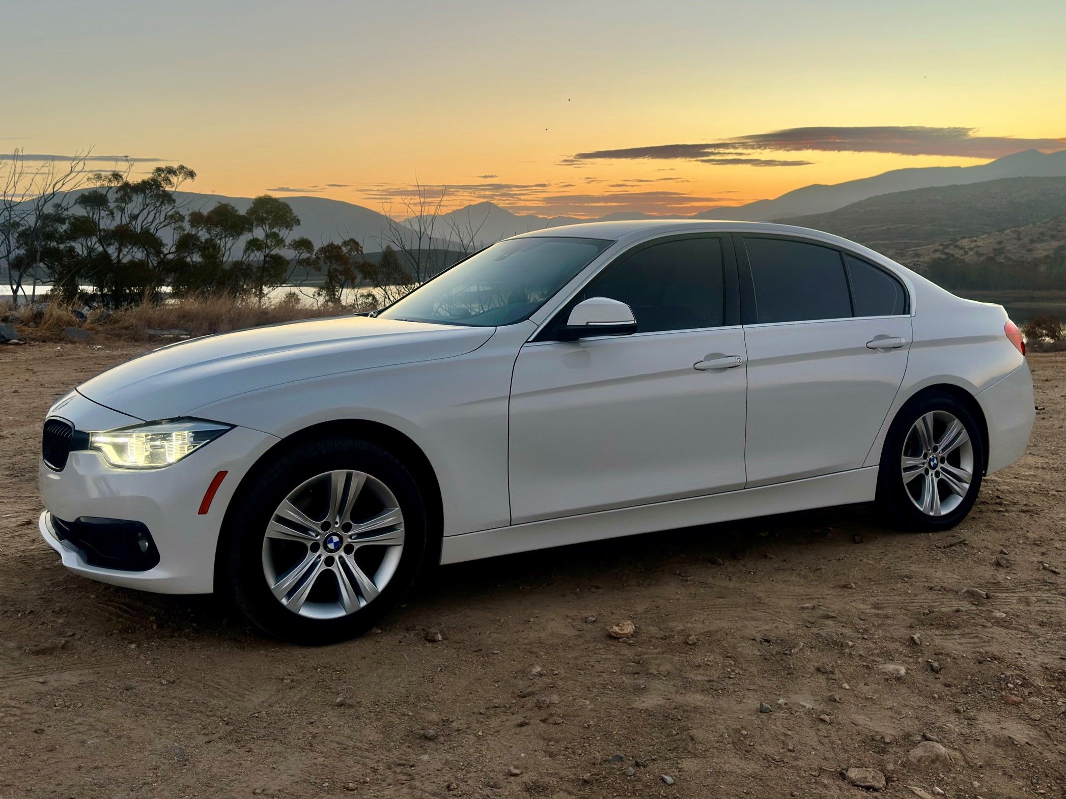 Used 2018 BMW 330i Sedan RWD image 5