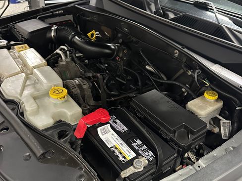 Used 2012 Jeep Liberty Sport image 4