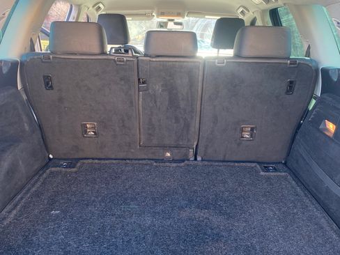 Used 2014 Volkswagen Touareg Sport image 11