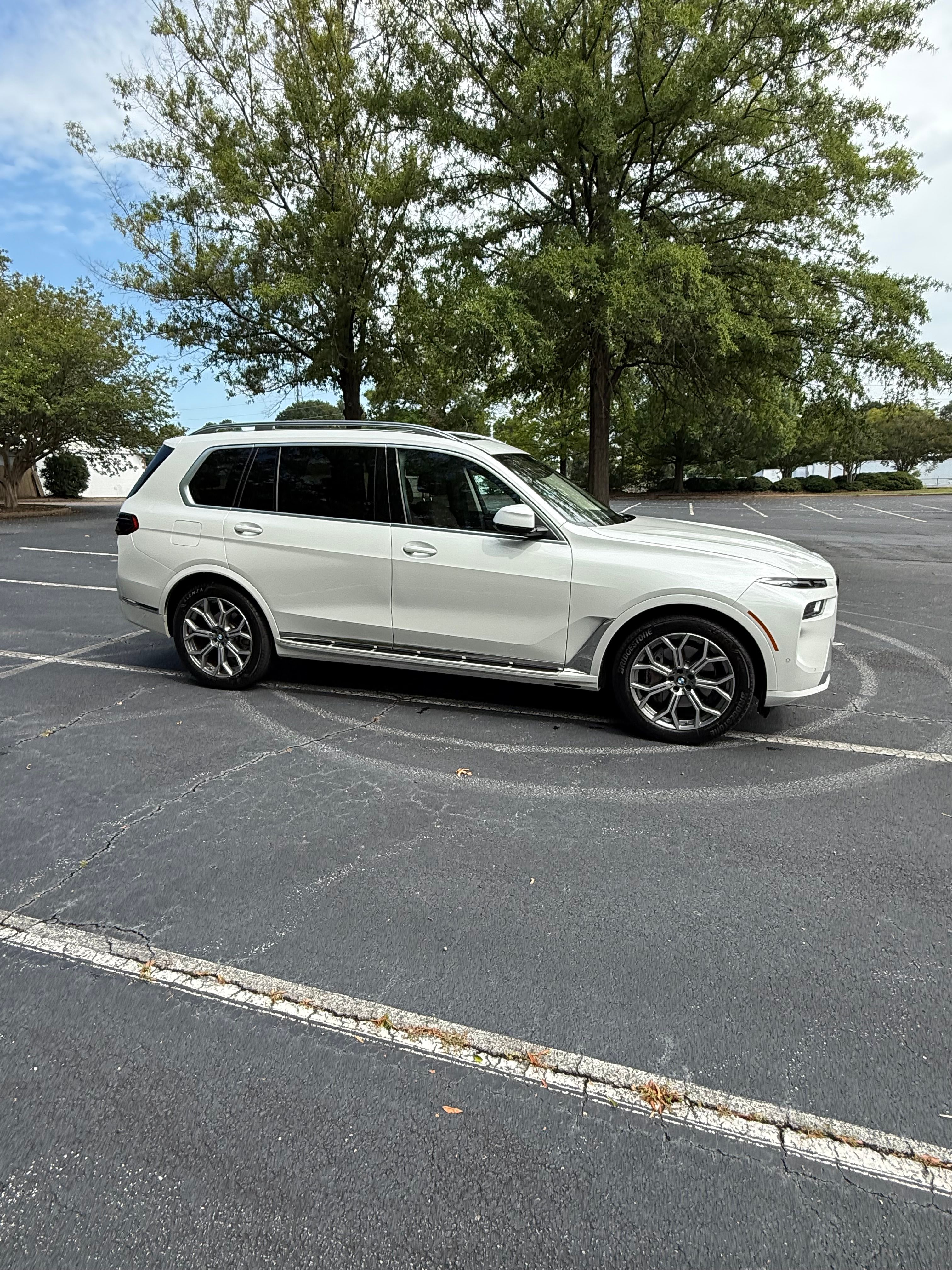 Used 2023 BMW X7 xDrive40i w/ Executive Package AWD/4WD image 4