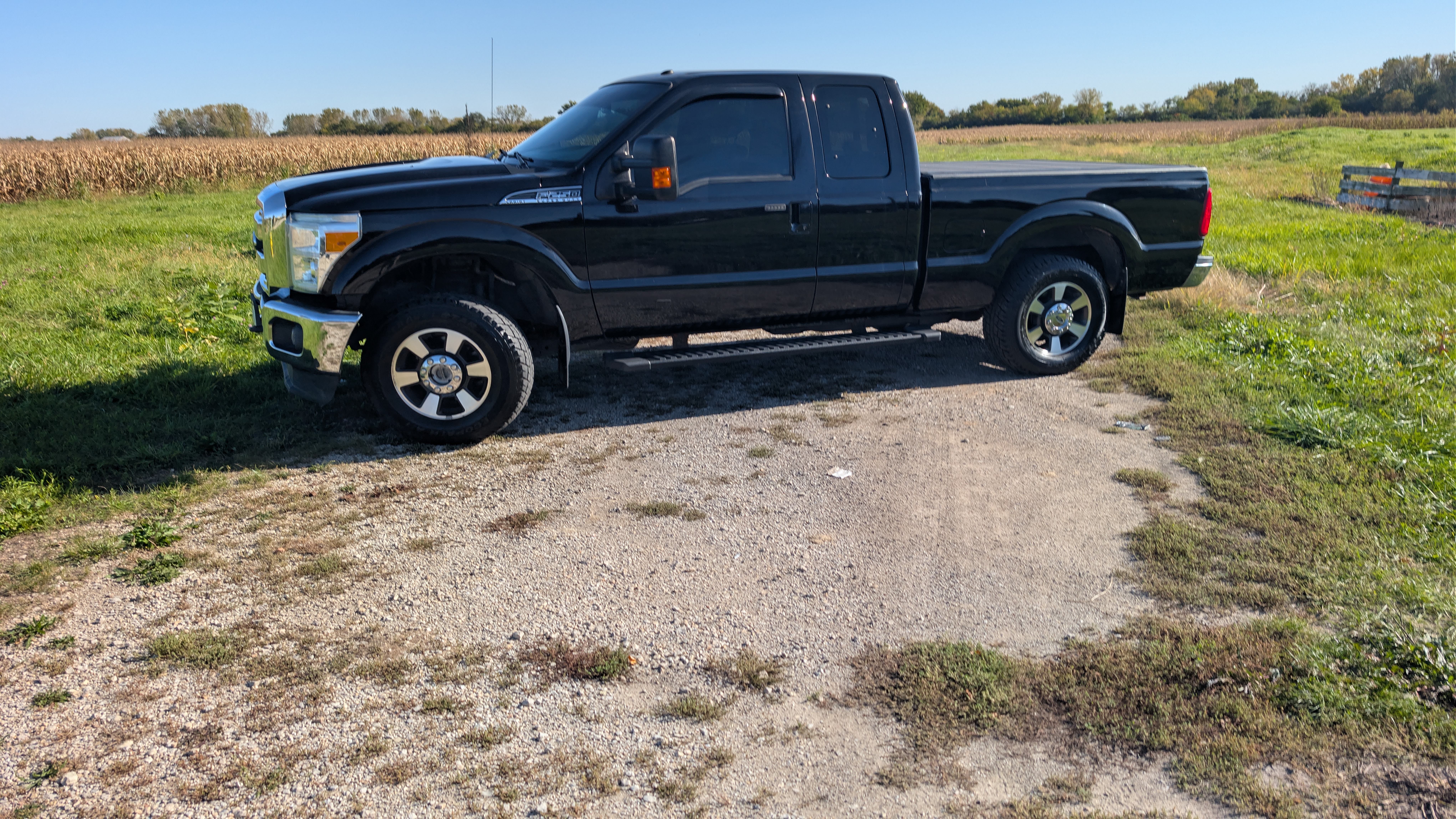 Used 2016 Ford F250 Lariat w/ Lariat Interior Package AWD/4WD image 6
