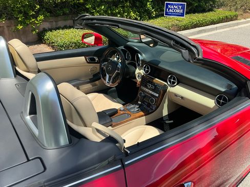 Used 2014 Mercedes-Benz SLK 250 image 14