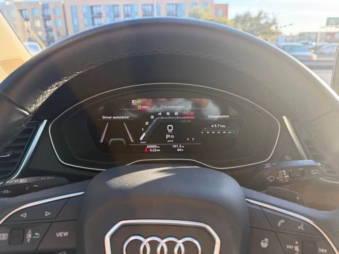 Used 2023 Audi Q5 2.0T Premium Plus w/ Premium Plus Package image 2