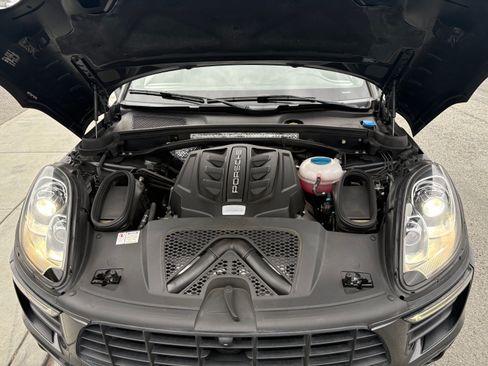 Used 2018 Porsche Macan S image 1