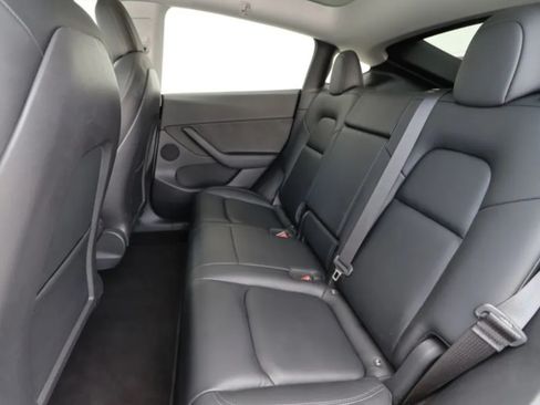 Used 2021 Tesla Model Y Long Range image 10