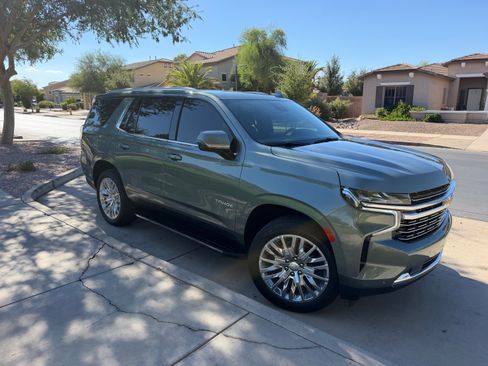 Used 2023 Chevrolet Tahoe LT w/ Luxury Package RWD image 9
