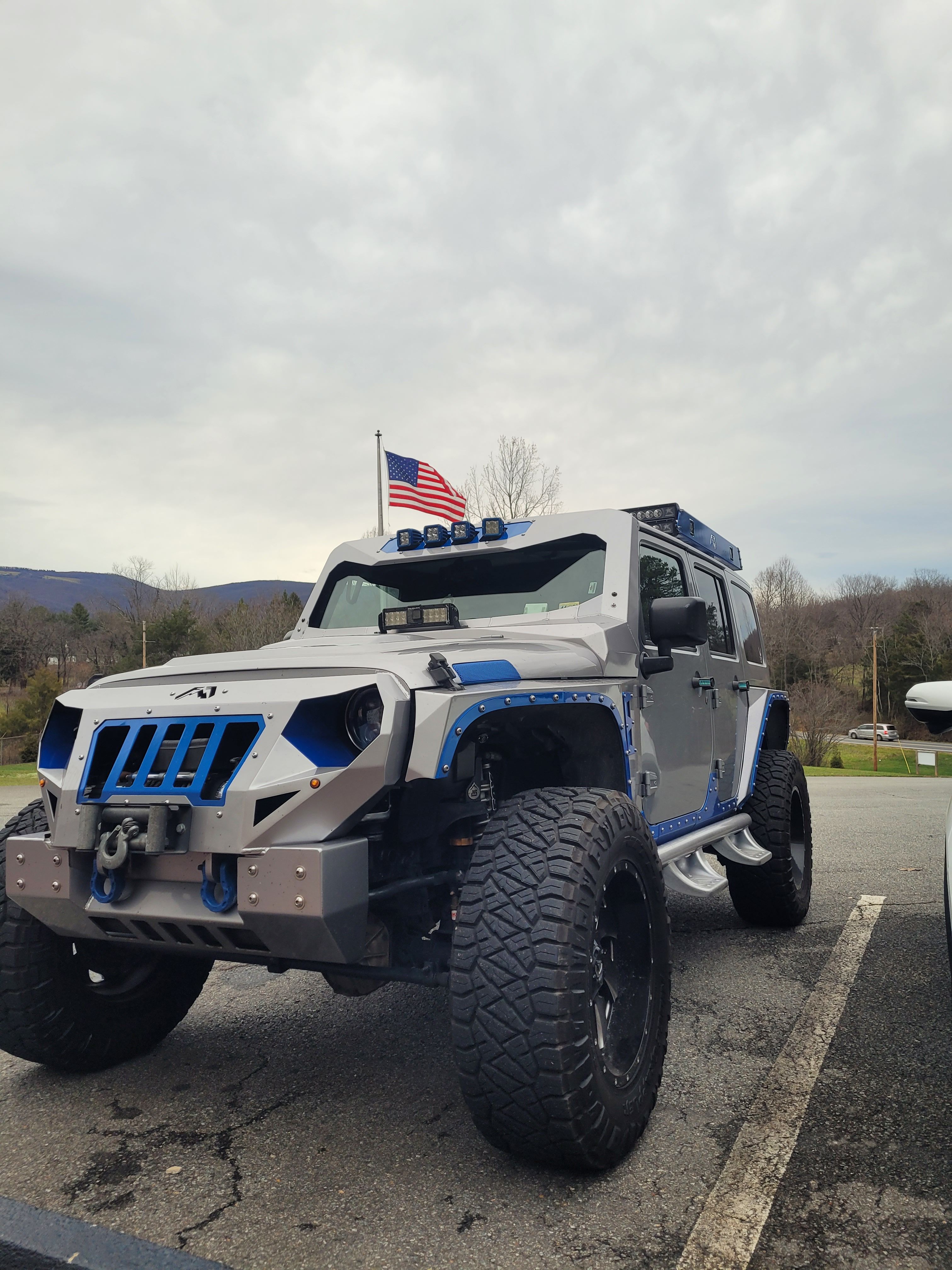 Used 2015 Jeep Wrangler Unlimited Rubicon w/ Connectivity Group AWD/4WD image 6