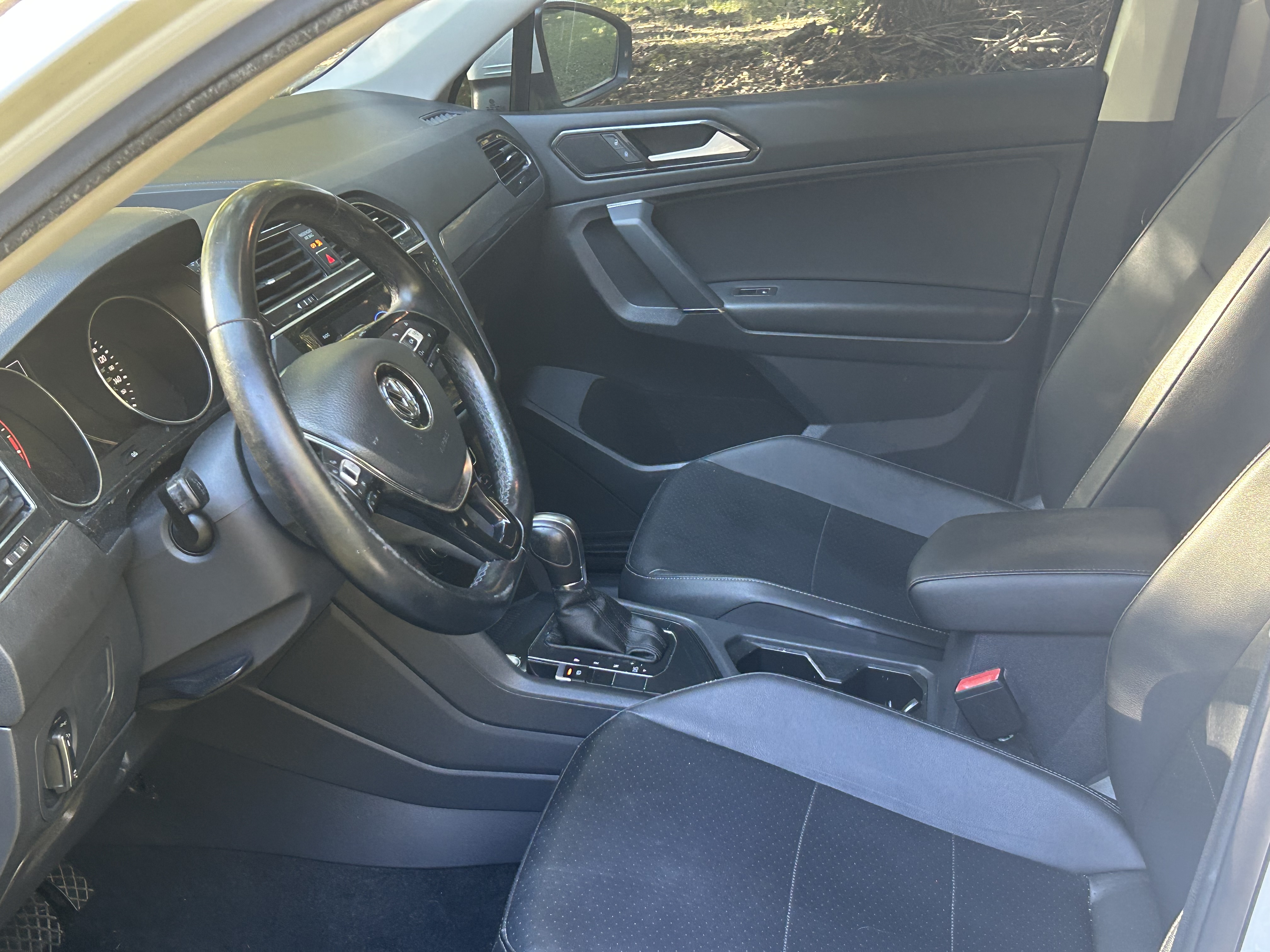 Used 2018 Volkswagen Tiguan SE FWD image 5