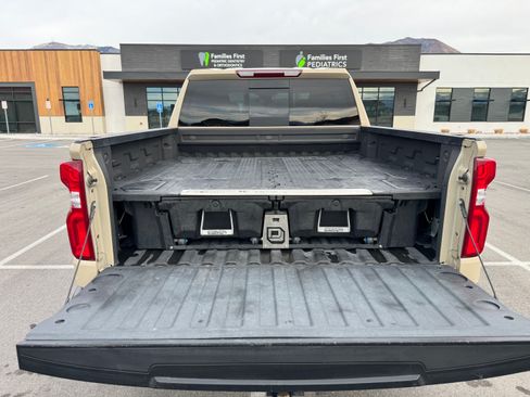 Used 2022 Chevrolet Silverado 1500 LT Trail Boss w/ Convenience Package II image 5