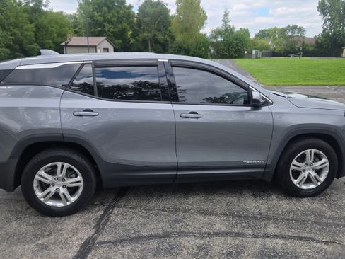 Used 2020 GMC Terrain SLE image 2