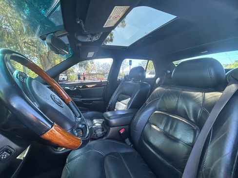 Used 2002 Cadillac De Ville DTS w/ Premium Equipment Pkg image 10