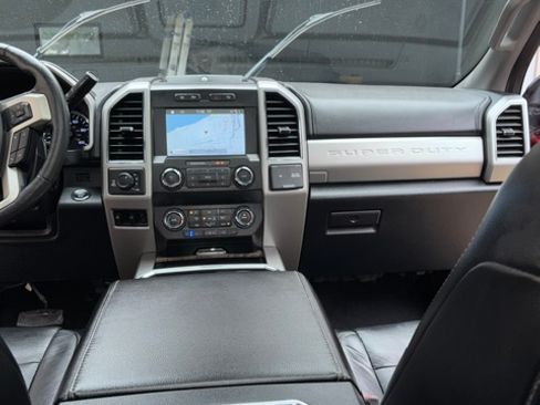 Used 2019 Ford F350 Lariat w/ Lariat Ultimate Package AWD/4WD image 16