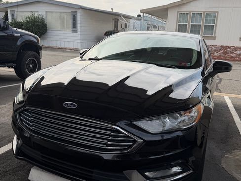 Used 2018 Ford Fusion SE w/ Equipment Group 201A image 5