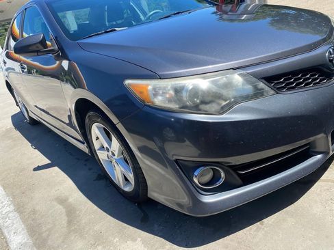 Used 2014 Toyota Camry SE FWD image 4