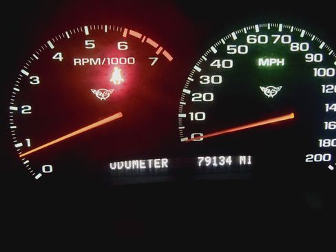 Used 1999 Chevrolet Corvette Convertible w/ Performance Handling Pkg image 13