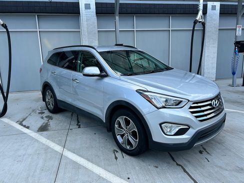 Used 2014 Hyundai Santa Fe GLS image 1