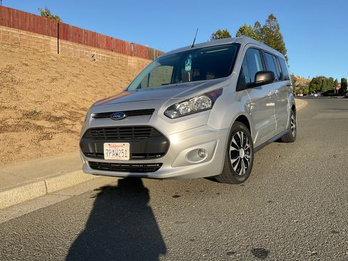 Used 2015 Ford Transit Connect XLT image 1