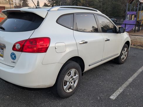Used 2015 Nissan Rogue S w/ Convenience Package image 4