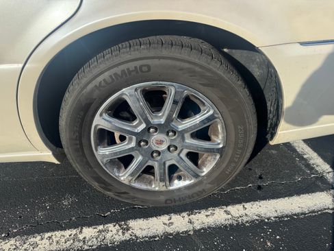 Used 2009 Cadillac DTS image 10