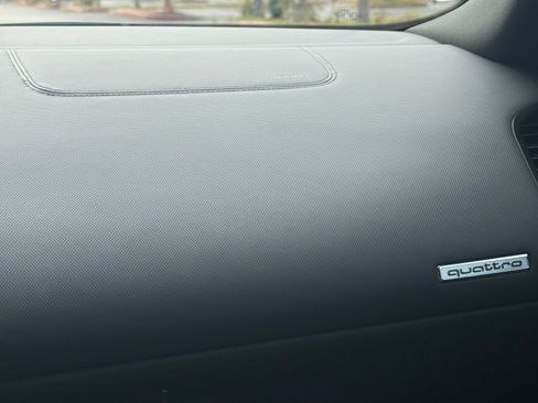 Used 2014 Audi R8 V8 w/ Ceramic Brake Package image 10