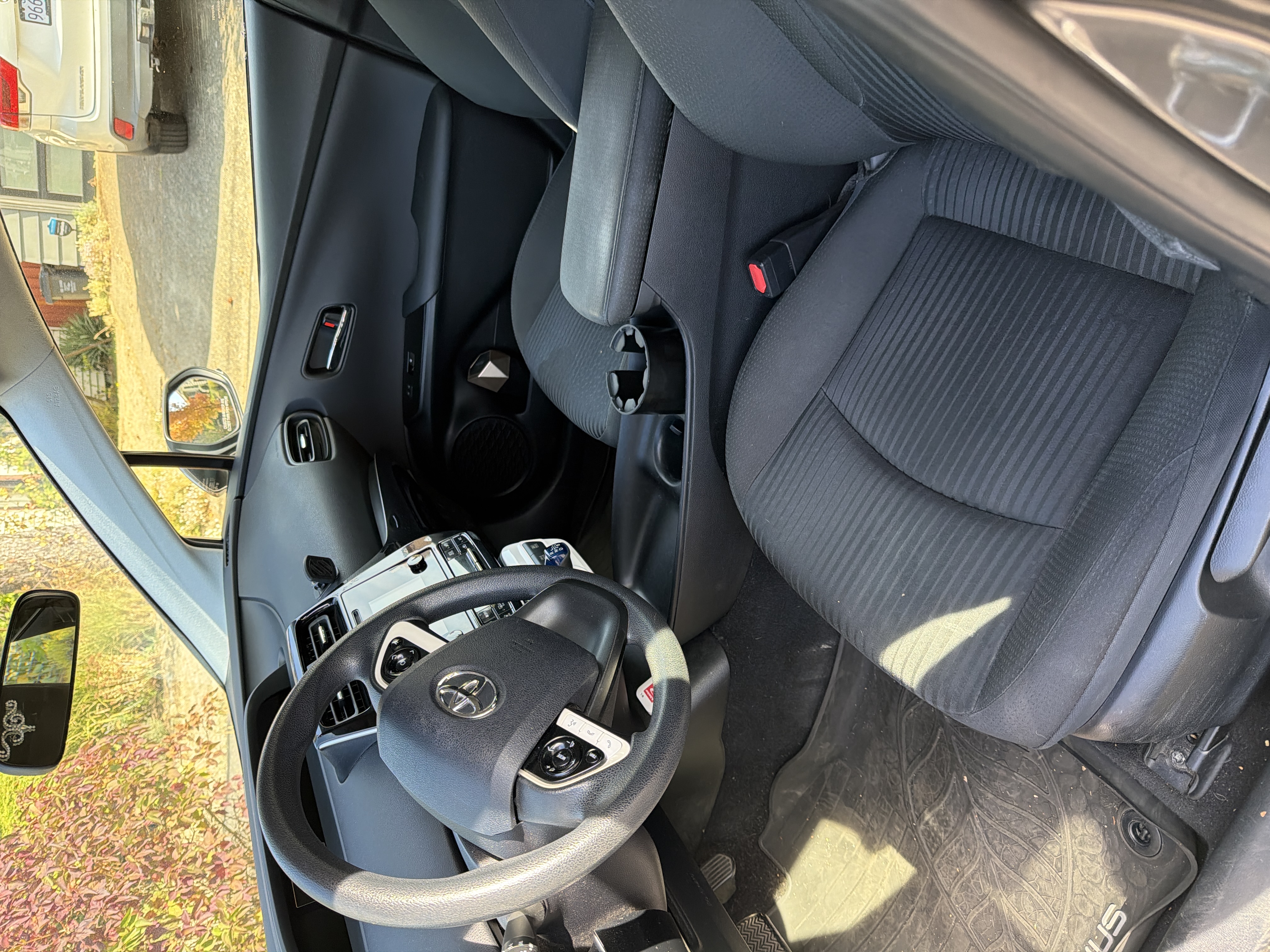Used 2016 Toyota Prius Two FWD image 5