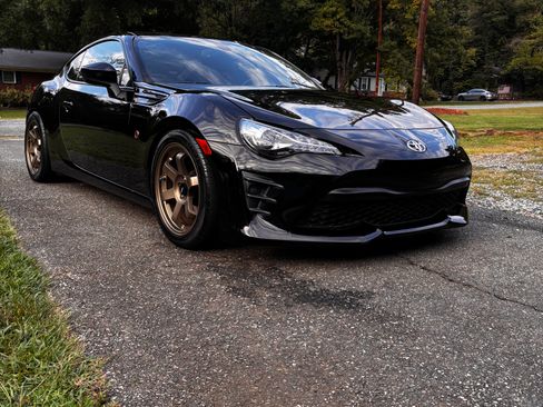 Used 2020 Toyota 86 RWD image 1