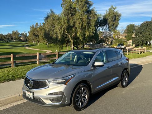 Used 2020 Acura RDX FWD w/ Technology Package image 2