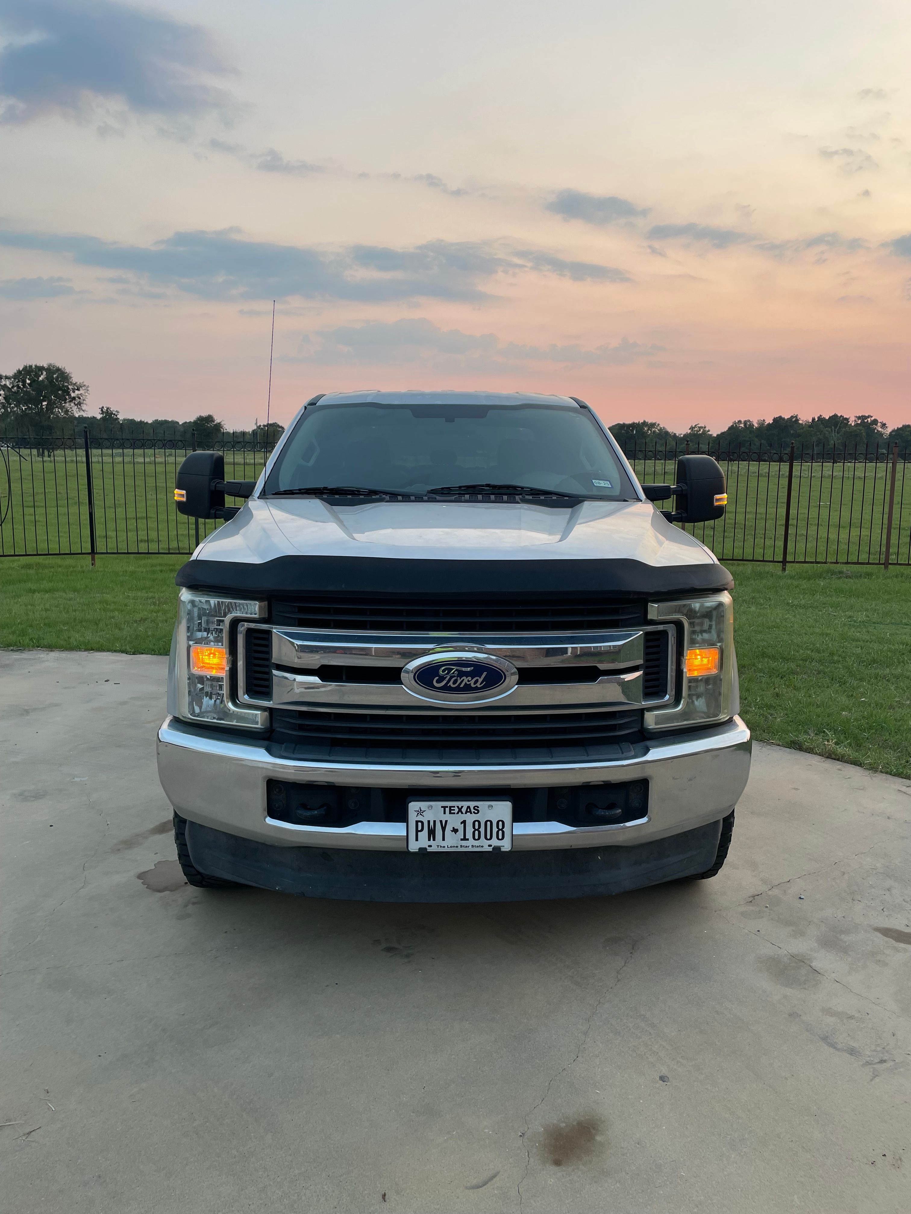 Used 2017 Ford F250 XL w/ STX Appearance Package AWD/4WD image 5