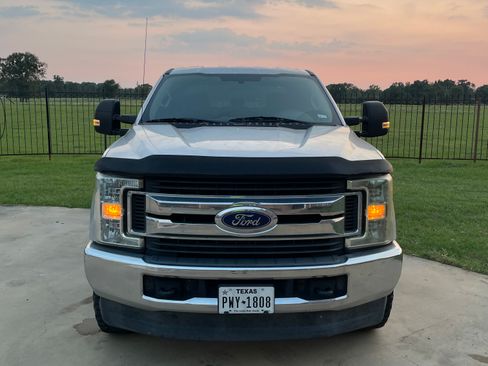 Used 2017 Ford F250 XL w/ STX Appearance Package image 5