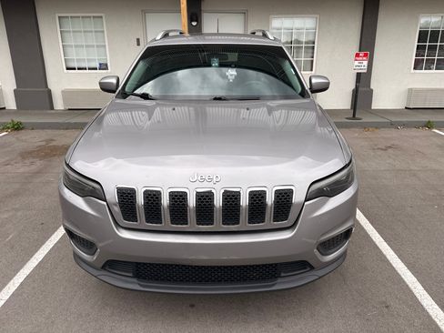 Used 2020 Jeep Cherokee Latitude FWD image 2