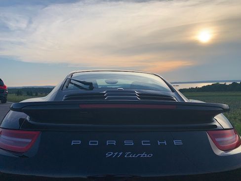 Used 2014 Porsche 911 4 Coupe image 8