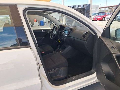 Used 2014 Volkswagen Tiguan S image 5