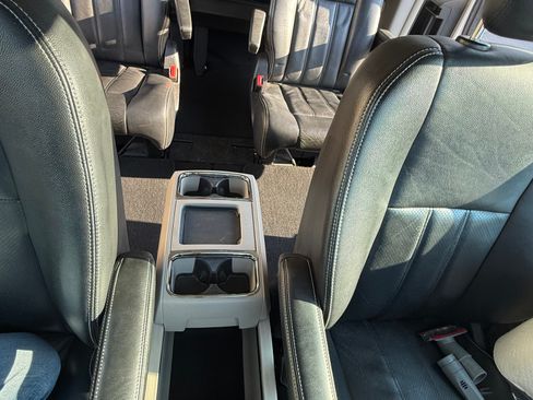 Used 2011 Chrysler Town & Country Touring-L w/ Entertainment Group #2 FWD image 24