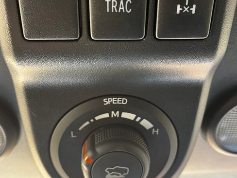 Used 2013 Toyota FJ Cruiser 4WD w/ Convenience Pkg image 4