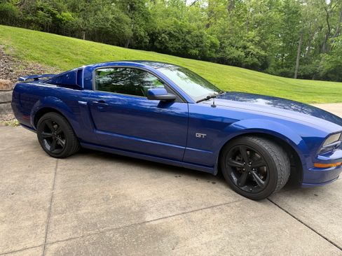 Used 2005 Ford Mustang GT RWD image 5