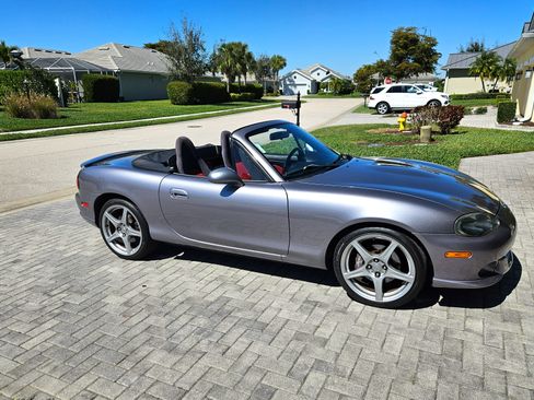 Used 2004 MAZDA MX-5 Miata MAZDASPEED image 9