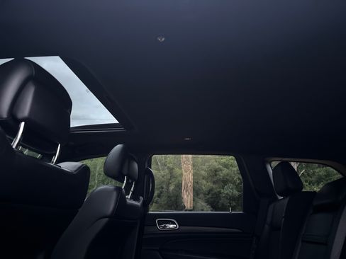 Used 2020 Jeep Grand Cherokee Altitude image 13