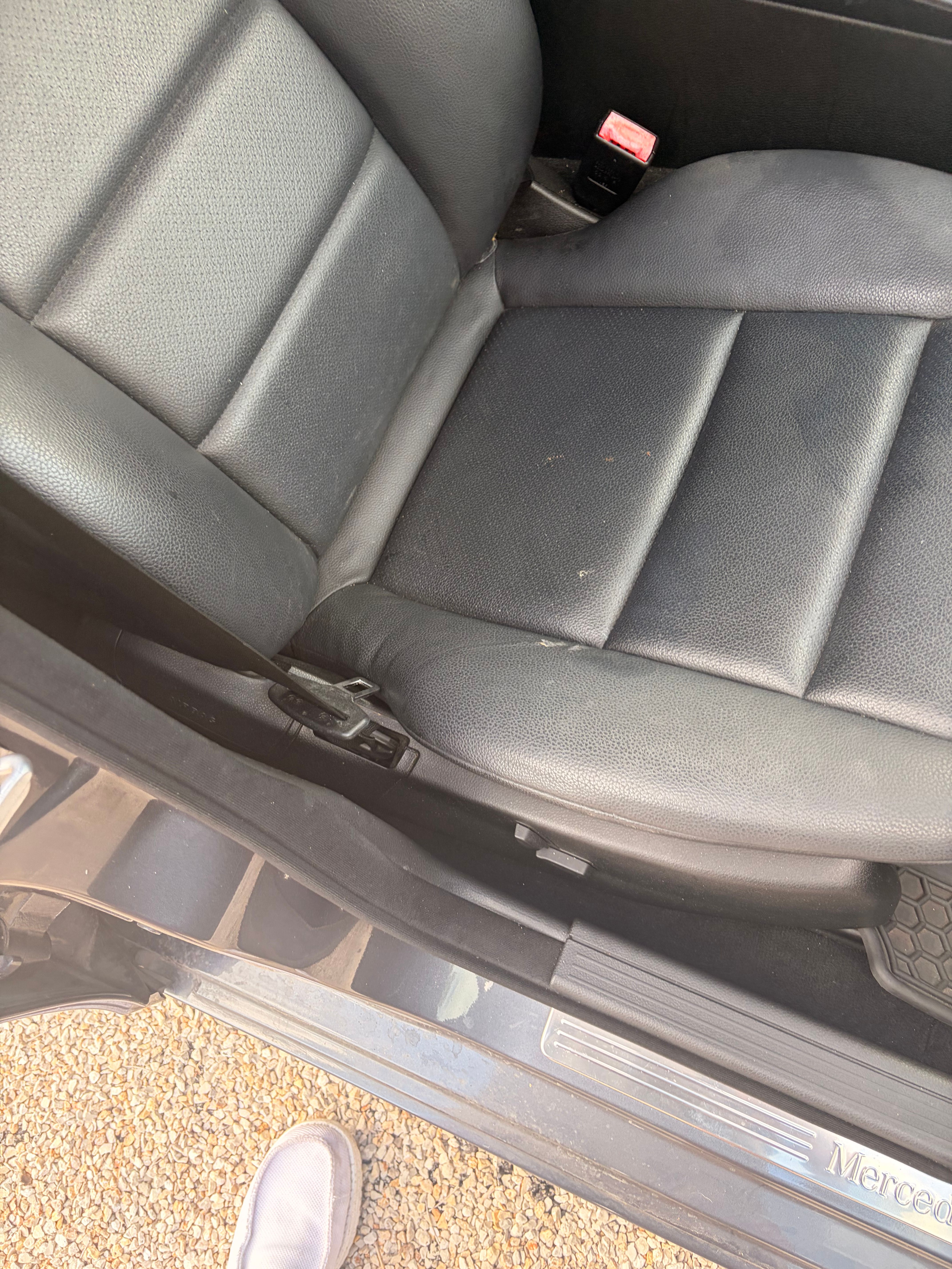 Used 2011 Mercedes-Benz C 300 Sedan w/ Multimedia Pkg image 12