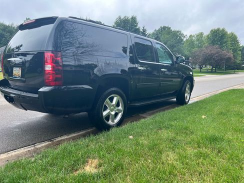 Used 2013 Chevrolet Suburban LT w/ Luxury Package AWD/4WD image 1