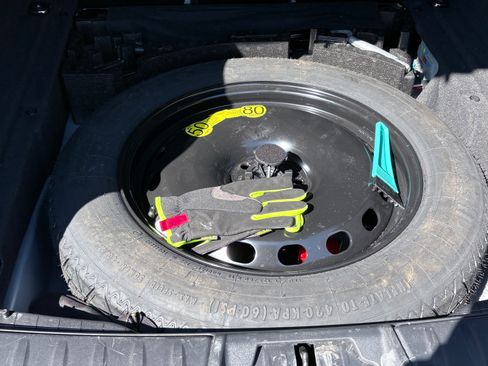 Used 2017 Jaguar F-PACE Prestige image 27