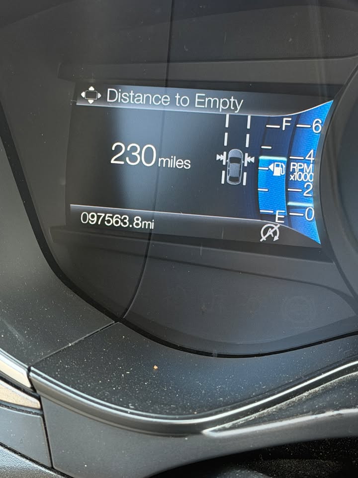 Used 2019 Ford Fusion SE FWD image 10