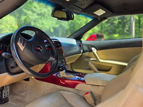 Used 2007 Chevrolet Corvette Convertible w/ Preferred Equipment Group image 8