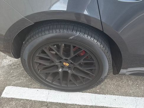 Used 2017 Porsche Macan GTS image 8