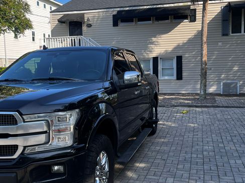 Used 2018 Ford F150 Platinum w/ Equipment Group 701A Luxury AWD/4WD image 19