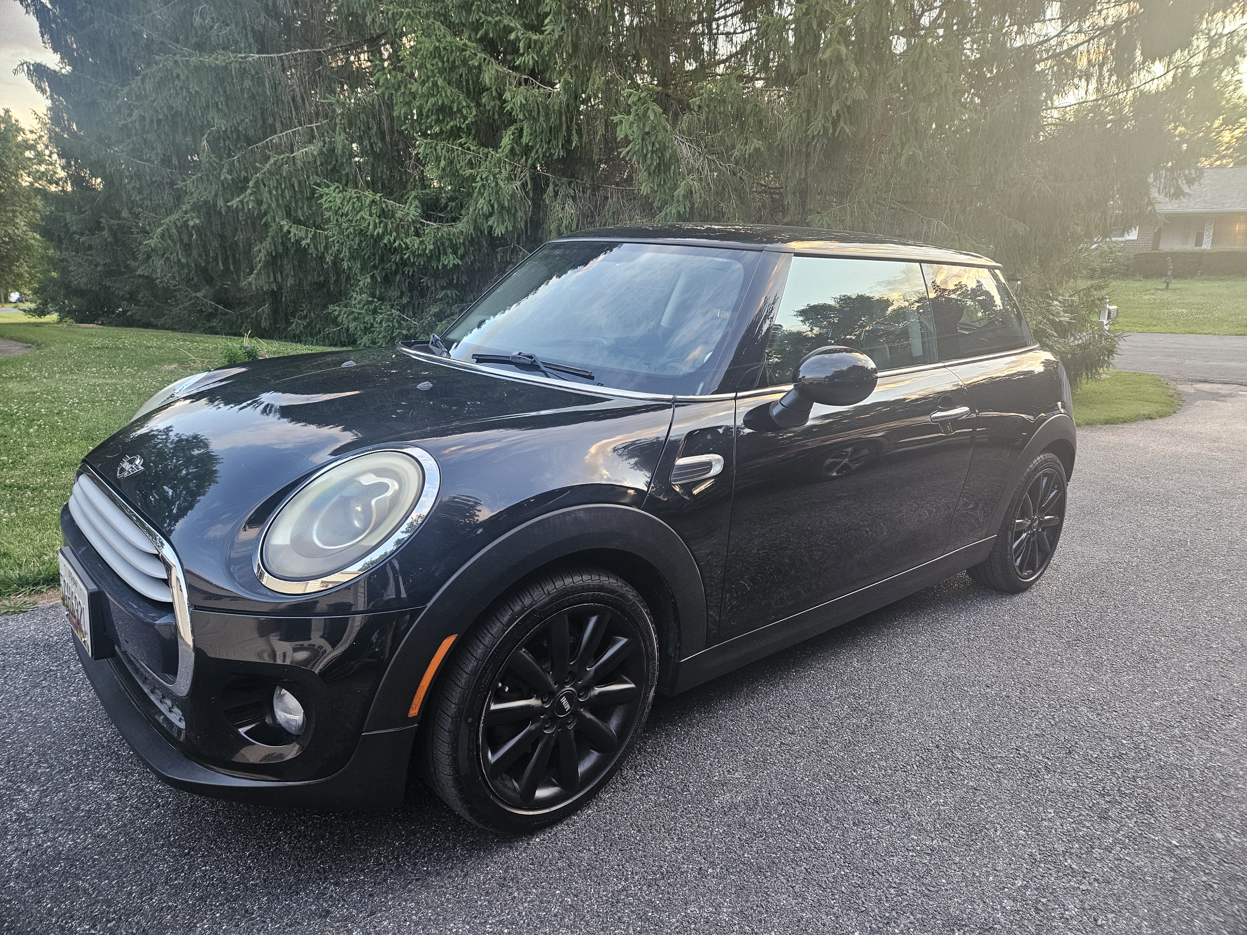 Used 2015 MINI Cooper 2-Door Hardtop FWD image 8