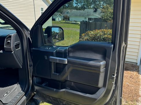 Used 2018 Ford F150 XLT w/ Equipment Group 302A Luxury image 14